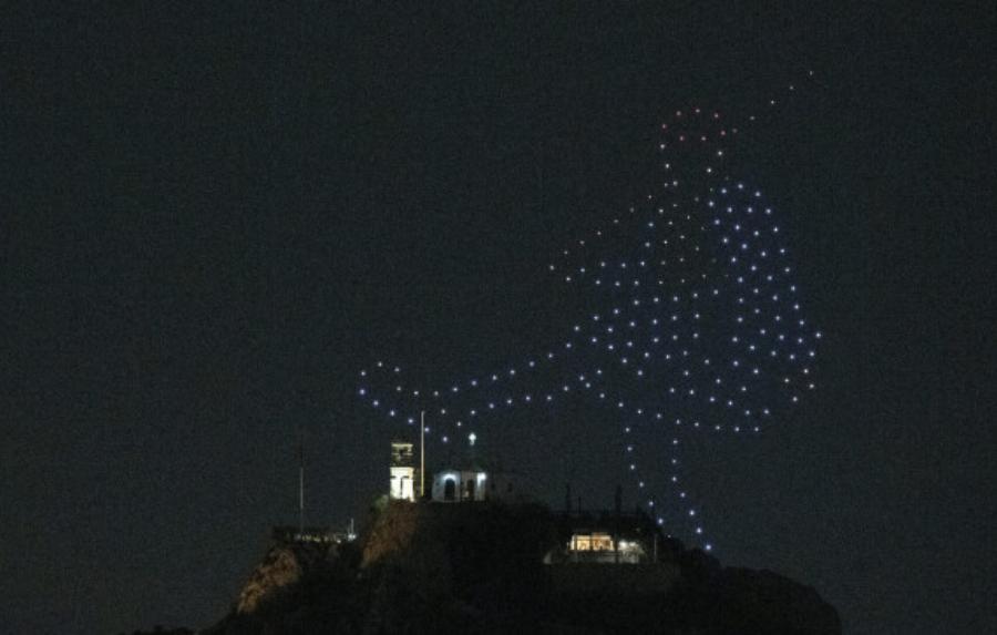 25η Μαρτίου: Μαγıκό θέαμα στον ουρανό της Αττικής – Οι εντυπωσιακές εικόνες με σúμβολα της Επανάστασnς