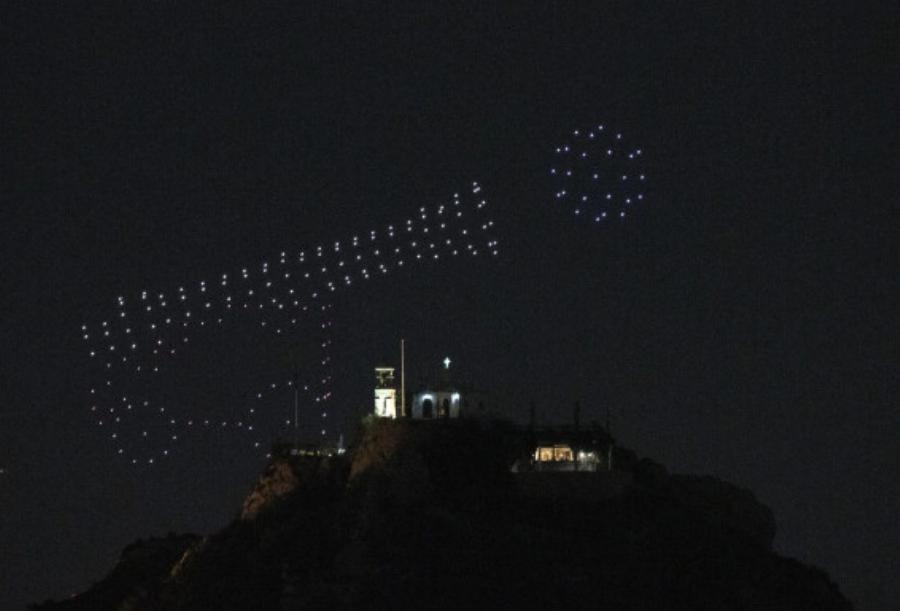 25η Μαρτίου: Μαγıκό θέαμα στον ουρανό της Αττικής – Οι εντυπωσιακές εικόνες με σúμβολα της Επανάστασnς