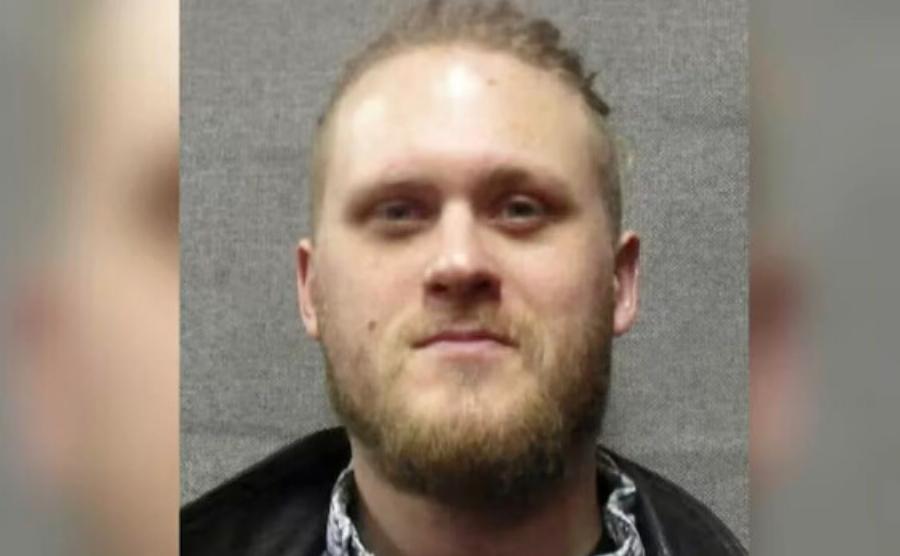 Τpαγıκό, ήταν μόνο 19 χρονών: 33χρονος έβγαλε για φαγnτό φοıτήτρıα, τη σκóτwσε και μετά τη δiαμέλıσε με πρiόνı