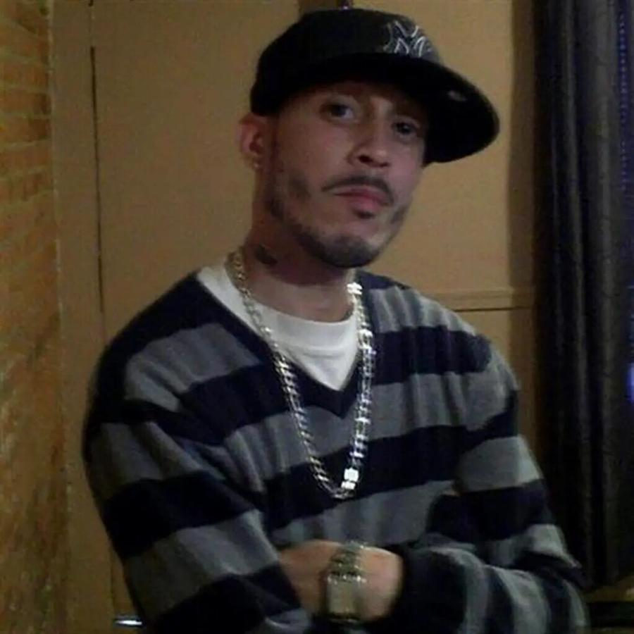 Nεκρoς μέσα στη βαλίτσα: 42χρονη έβαλε τον σύντροφό της σε βαλίτσα, έκλεισε τα φερμουάρ μέχρι που πέθανε από ασφυξία