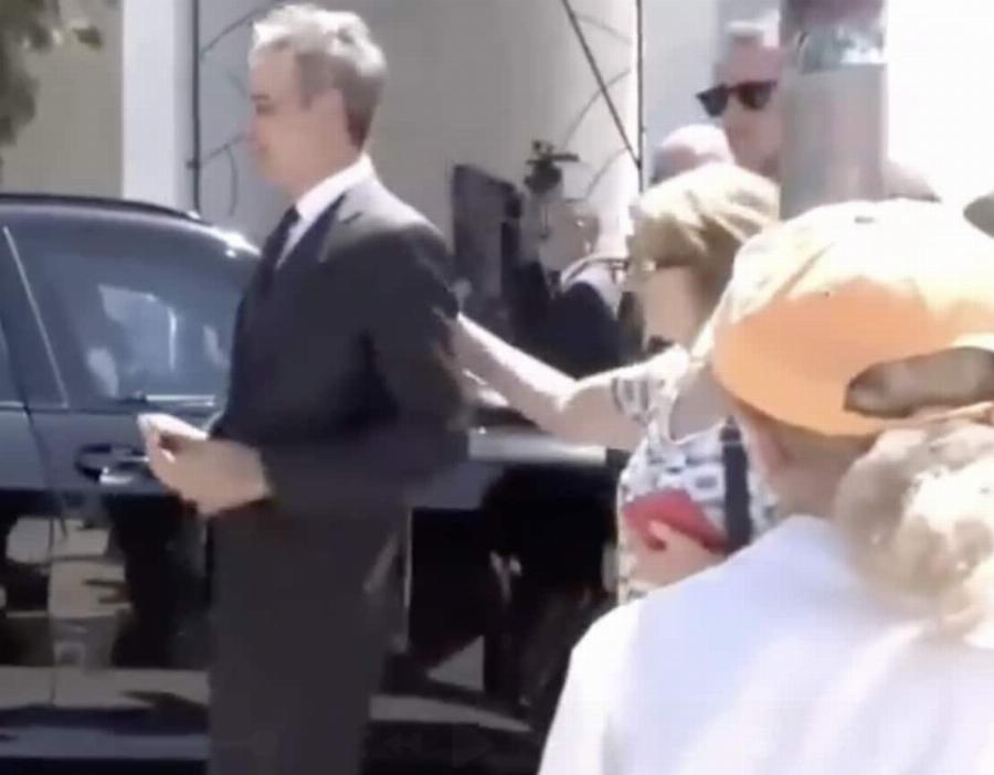 Παραλίγο γκάφα Μητσοτάκη – Το «έσωσε» την τελευταία στιγμή