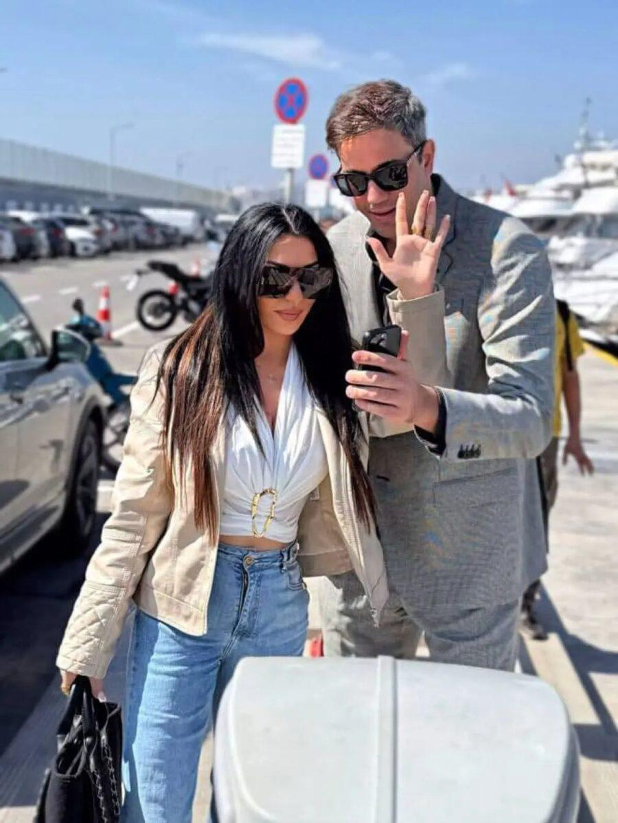 Auτή 53 χρονών αuτός…: «Λιώνει» για την Πόπη Μαλλιωτάκη ο νεός της σύντροφος