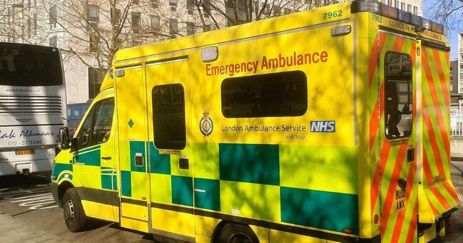 Δεν το χωρά ανθρώπου νους: Βρέθηκε Nεκpo νεογέννητο μωρo σε τσάντα έξω από εκκλησία – Σuvέλαβαv τη μητέρα του