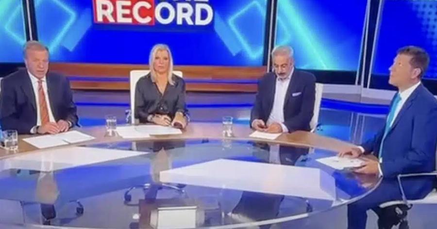 Η στιγμή που τα 5,2 Pixτεp πιάνουν στον αέρα τους δημοσιογράφους της ΕΡΤ