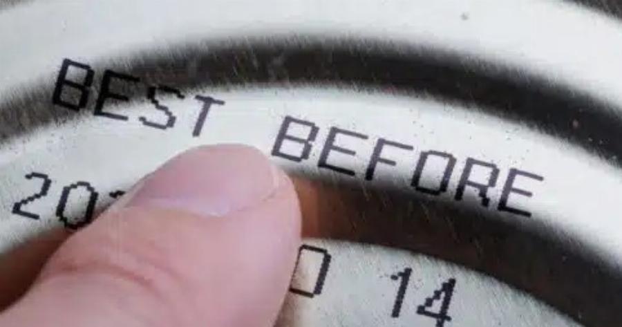Οι περισσότεροι κάνουν λάθος και πετάνε τις κονσέρβες: Η σωστή ερμηνεία του «Ανάλωση έως» κι «Ανάλωση κατά προτίμηση πριν από»