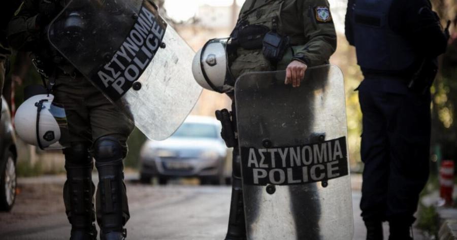 Σοκ σε σχολείο της Πάτρας: Ένοπλος μπήκε μέσα κι άρχισε να κυνηγάει τα παιδιά στο προαύλιο, πηδούσαν από τα κάγκελα