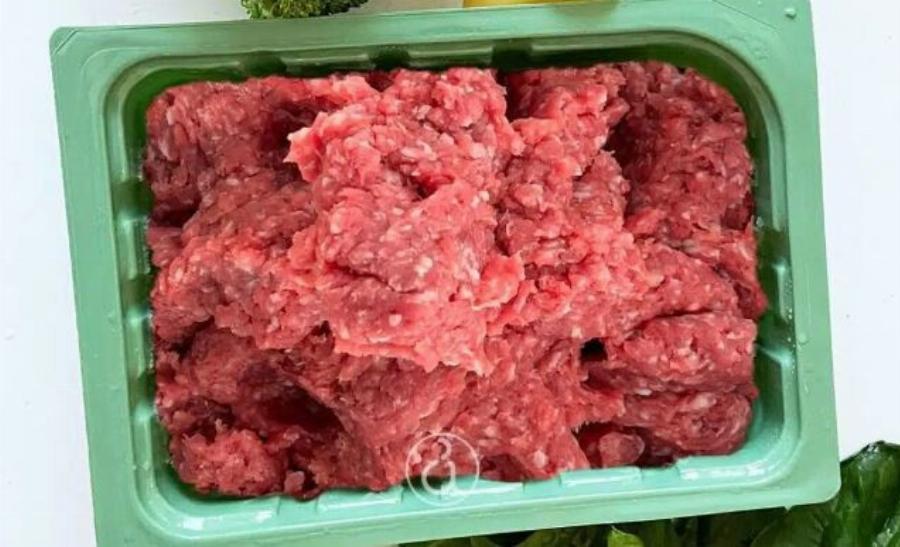 Τελικά πρέπει να πλένουμε το κρέας πριν το μαγειρέψουμε;