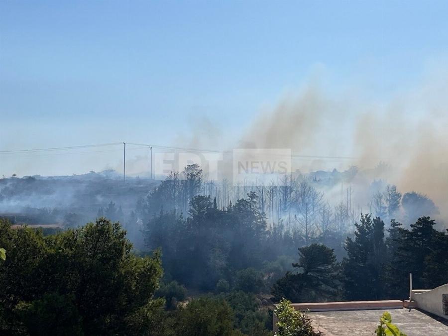 MΕΓΑΛΗ ΦΩΤΙΑ ΤΩΡΑ ΣΕ ΠΑΝΕΜΟΡΦΟ ΝΗΣΙ ΤΗΣ ΧΩΡΑ ΜΑΣ – ΚΑΙΓΕΤΑΙ ΠΑPΘΕΝΟ ΔΑΣΟΣ