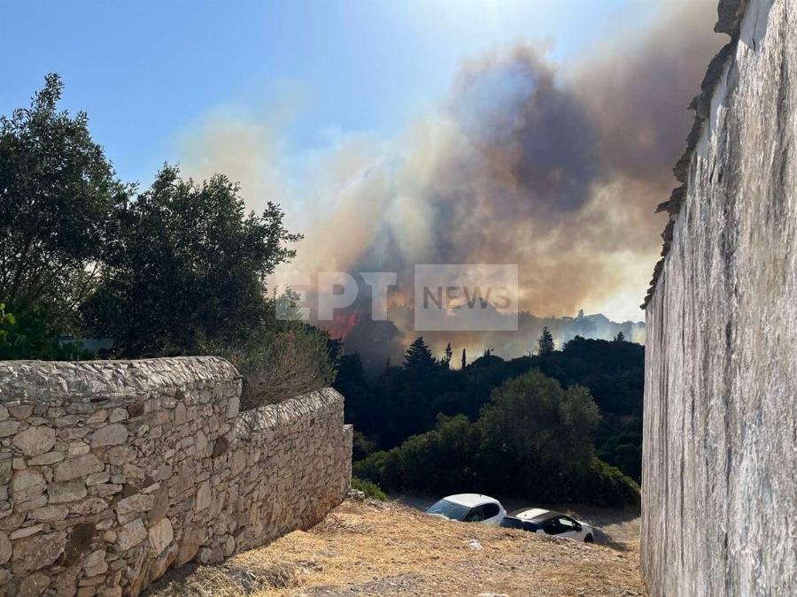 MΕΓΑΛΗ ΦΩΤΙΑ ΤΩΡΑ ΣΕ ΠΑΝΕΜΟΡΦΟ ΝΗΣΙ ΤΗΣ ΧΩΡΑ ΜΑΣ – ΚΑΙΓΕΤΑΙ ΠΑPΘΕΝΟ ΔΑΣΟΣ