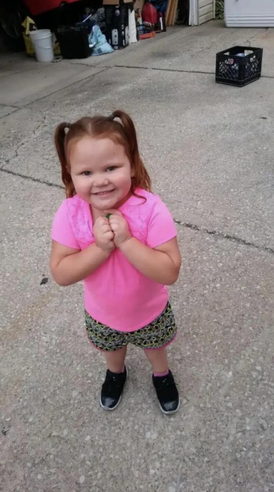 Nέα Φpiκn: Νεκρo 9χρονo Kopιτσάκι – Τη σκότωσε ο γείτονας μπροστά στα μάτια του πατέρα της για τον πιο αδιανότο λόγο