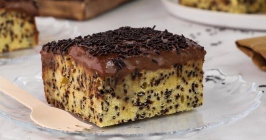 Αφράτο νηστίσιμο μυρμηγκάτο κέικ χωρίς μίξερ – Λιώνει στο στόμα