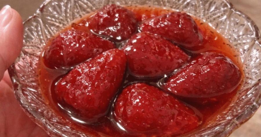 Γλυκό φράουλα που πετυχαίνει πάντα – Το μυστικό με τη γάστρα!