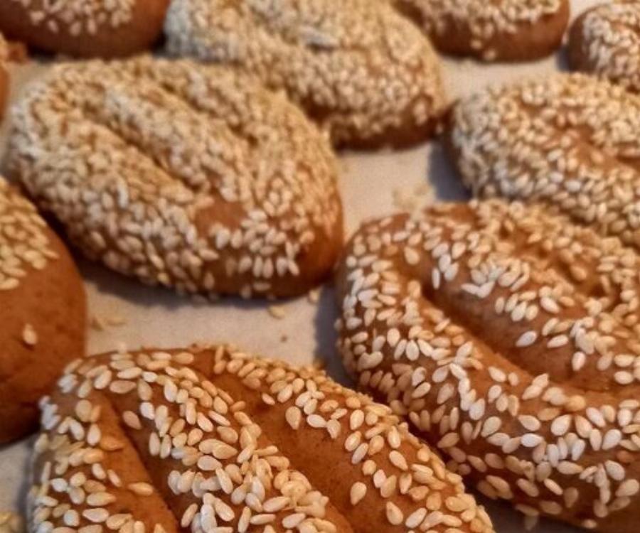 Τα πιο μυρωδάτα νηστίσιμα κουλουράκια κανέλας – μοσχοβολάει όλο το σπίτι!