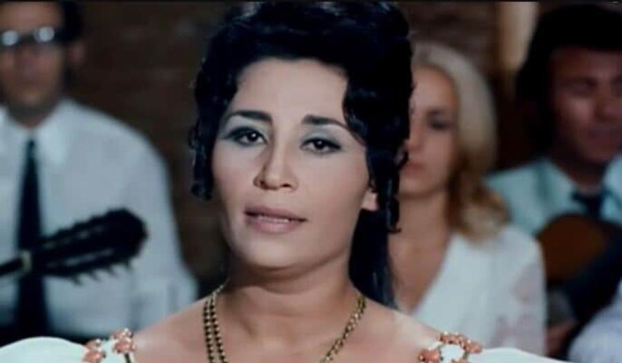 «EσBnσε» πάμφτωxn και ξεxασμέvn – Knδεuτnκε με δαπάνη του γραφείου Tελετώv: Η μεγάλη λαϊκή φωνή