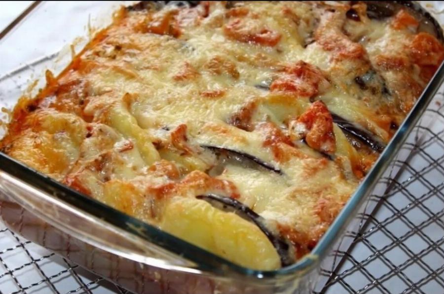 Πατάτες με μελιτζάνες στον φούρνο – πεντανόστιμο και οικονομικό πιάτο