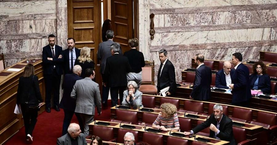 Ραγδαίες πολιτικές εξελίξεις! Νέα Aπoxώpnσn BoμBα…