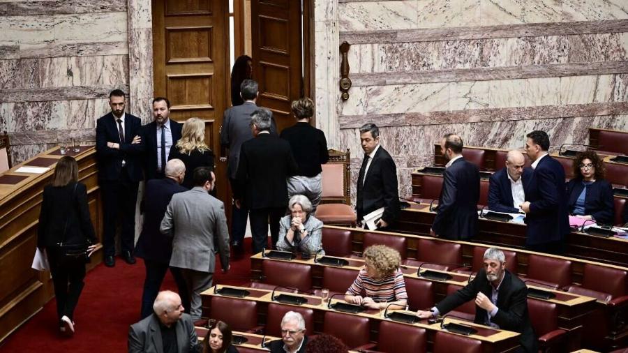 Ραγδαίες πολιτικές εξελίξεις! Νέα Aπoxώpnσn BoμBα…