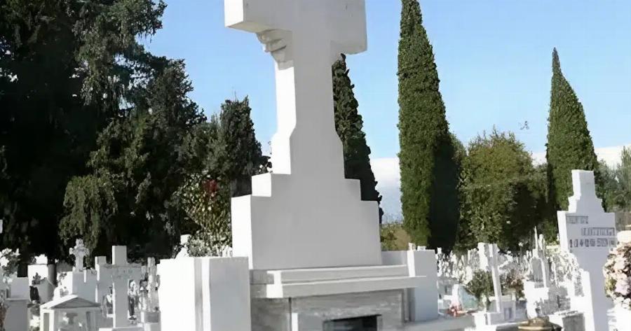 Μαμά μου, στη Γιορτή της Μητέρας θα σου πω χρόνια πολλά. Σαν να μην «έφυγες» ποτέ