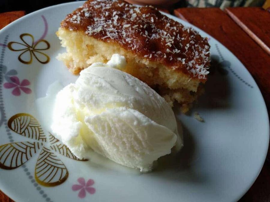 Ρεβανί με ινδοκάρυδο: Η εύκολη συνταγή για αφράτο και ζουμερό αποτέλεσμα