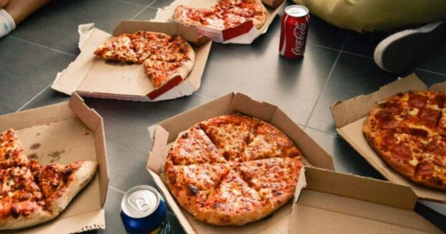Γιατί οι πίτσες τοποθετούνται σε τετράγωνα κουτιά αφού είναι όλες στρογγυλές;