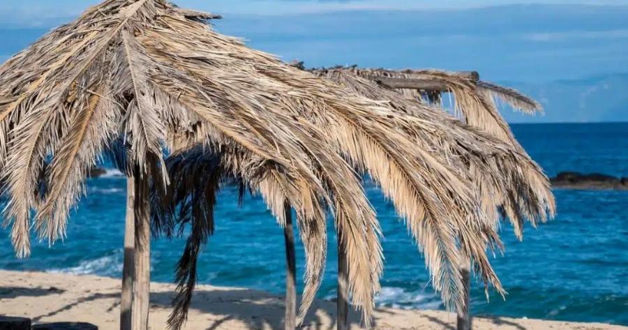 Οι ομπρέλες παραλίας θα αποτελέσουν παρελθόν από το… 2025 – Πως θα αντικατασταθούν