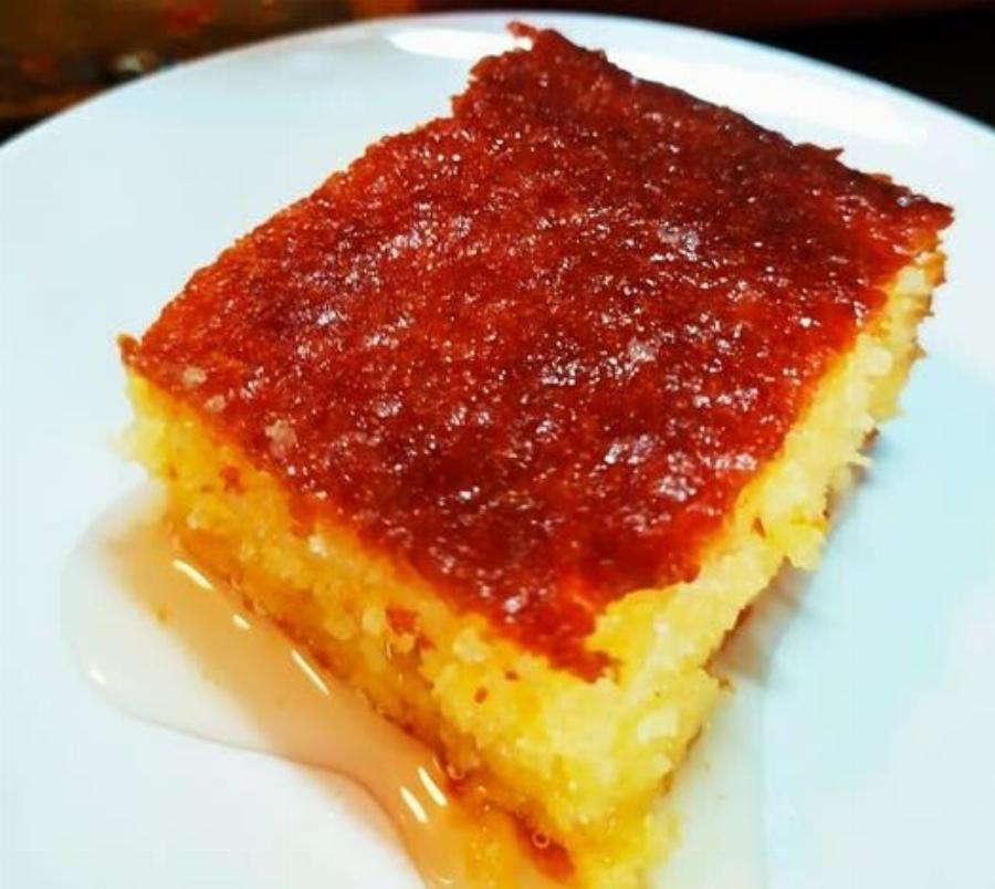 Το αυθεντικό ρεβανί Βέροιας – αφράτο και σιροπιαστό σαν ζαχαροπλαστείου