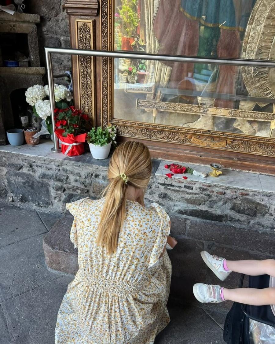 Χριστίνα Παππά: Το τάμα που πραγματοποίησε με την Άννα Μπεζάν και την εγγονή της