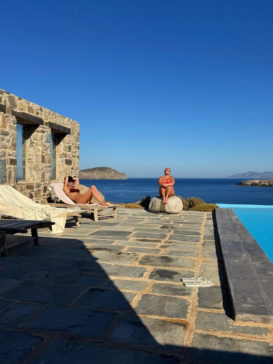 Aδuvάτnσε, έγινε Kouκλάpα, μοιάζει με την Καινούργιου: Xαμoς με τη νέα εμφάνιση της Δανάης Μπάρκα