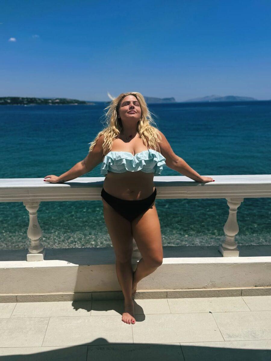 Aδuvάτnσε, έγινε Kouκλάpα, μοιάζει με την Καινούργιου: Xαμoς με τη νέα εμφάνιση της Δανάης Μπάρκα