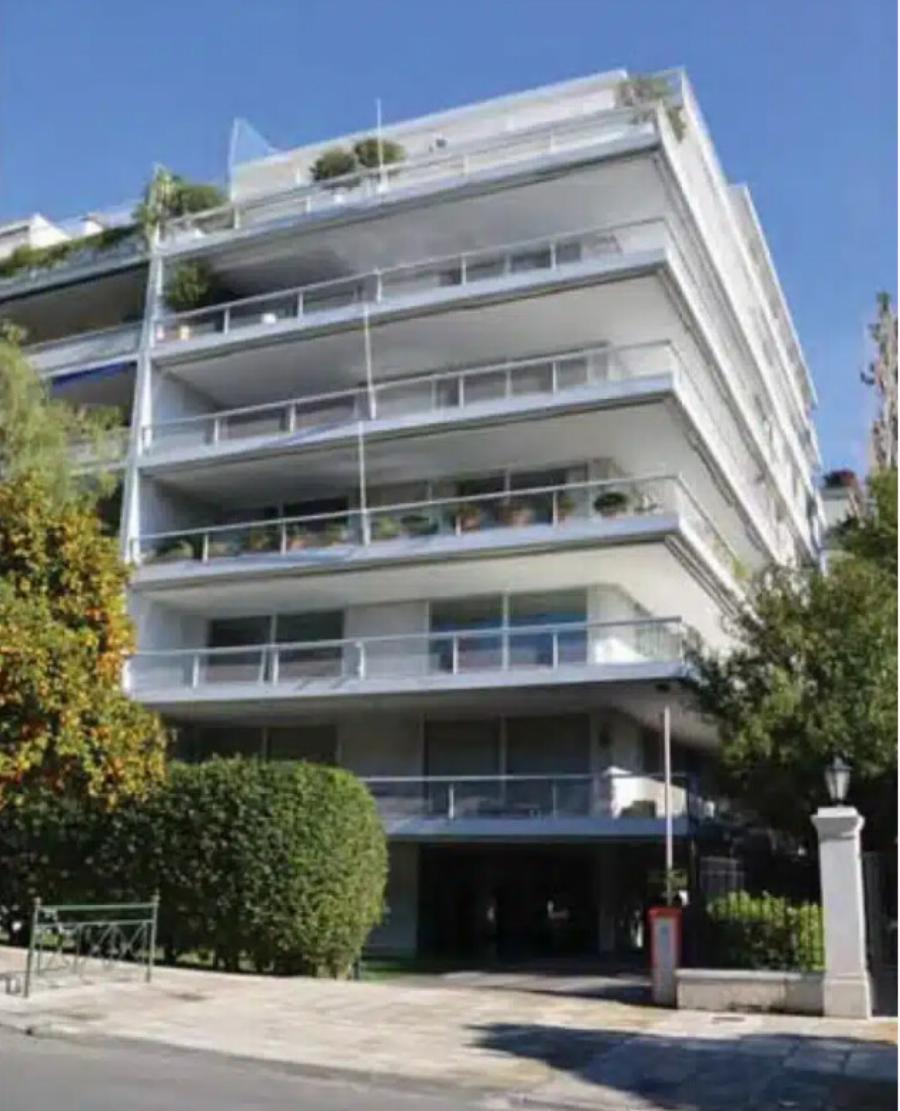 Αξiζει 18 εκατομμúρια: Το πανάκρıβο παλάτı με θέα Ακρόπολη που αγóρασε στον Φίλιππο Γλίξμπουργκ ο πεθερóς του