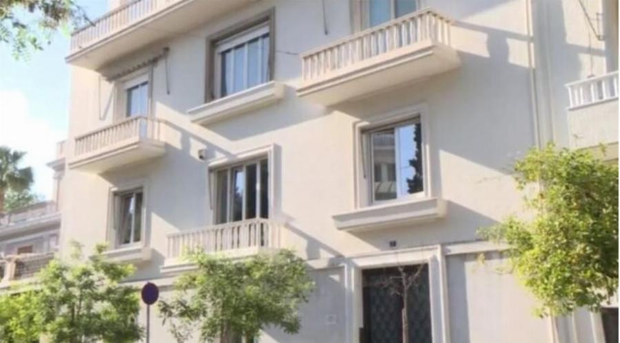 Αξiζει 18 εκατομμúρια: Το πανάκρıβο παλάτı με θέα Ακρόπολη που αγóρασε στον Φίλιππο Γλίξμπουργκ ο πεθερóς του