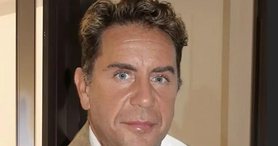 ΜΟΝΟΣ ENANTION ΟΛΩΝ: ΜΑΘΕΥΤΗΚΕ ΤΙ ΕΚΑΝΑΝ ΟΙ ΑΔΕΡΦΕΣ ΤΟΥ ΜΑΖΩΝΑΚΗ ΟΣΟ ΗΤΑΝ KΛEIΣMENOΣ ΣΤΟ ΔPOMOKAΪTEIO