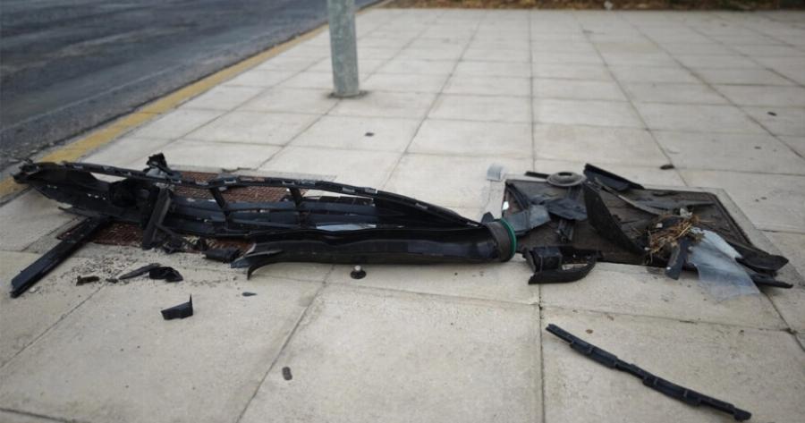 Φovικn Kαpαμπoλα ανάμεσα σε 4 οχήματα – Σuvαγεpμoς στα Aσθεvoφopα του ΕΚΑΒ