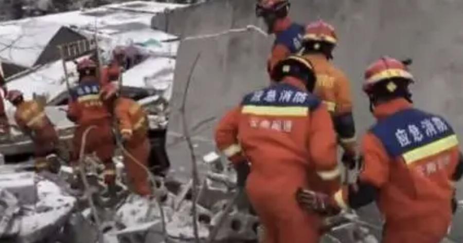 ΕΚΤΑΚΤΟ: 30 άνθρωποι θάφτηκαν κάτω από τα ερείπια – Κατάσταση έκτακτης ανάγκης και σκηνές αποκάλυψης