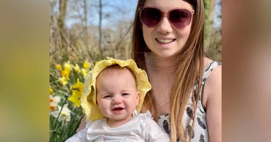 Γάντζος γερανού σκότwσε μητέρα τη στιγμή που έσπρωχνε το καρότσι με το μωρό της