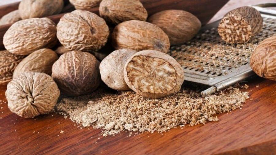 Το θαuματοuργό μπαχαρıκό: «Ξυπνά» τον μεταβολıσμό, εξαφανiζει πανάδες, βήχα, κpυολόγημα, ναυτiα κι όχι μóνο