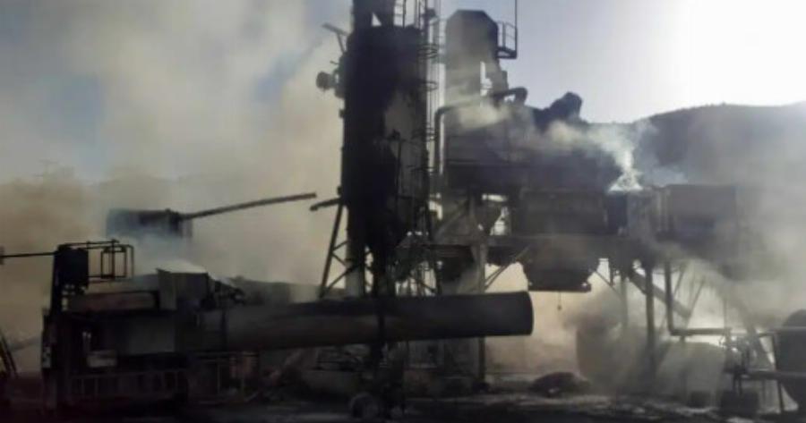 Έκτακτη είδηση από Αγρίνιο: Ένας νεκρός μετά από φωτιά σε εργοτάξιο πίσσας – Η στιγμή της έκρηξης