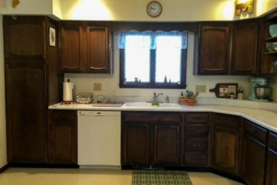 Νοικοκυρά κατάφερε να μεταμορφώσει εντελώς την κουζίνα της με μόλις 230 ευρώ