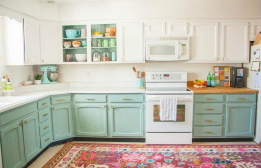 Νοικοκυρά κατάφερε να μεταμορφώσει εντελώς την κουζίνα της με μόλις 230 ευρώ