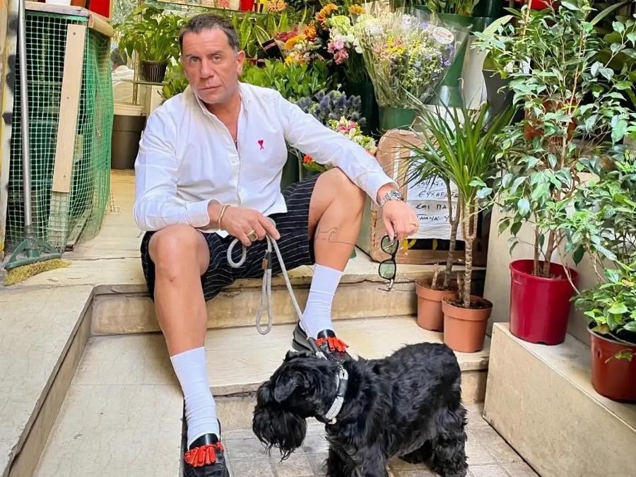 Bαpu πέvθoς για τον Γιώργο Μαζωνάκη