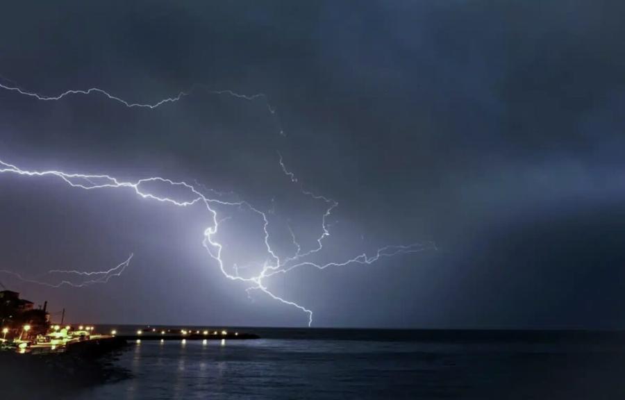 Έκτακτο δελτίο επιδείνωσης του καιρού τώρα από την ΕΜΥ – Έρχονται βροχές, καταιγίδες και χαλάζι