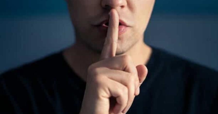 Αυτά τα 4 πράγματα μην τα πεις ούτε στην οικογένειά σου