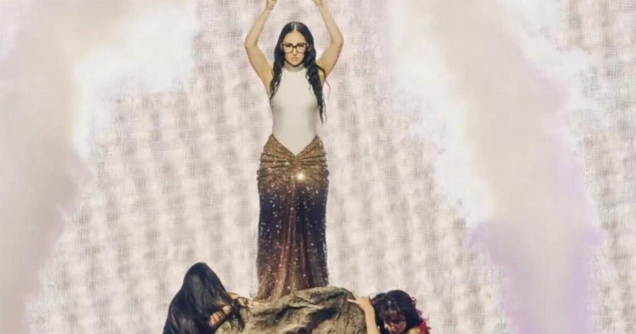 MAD VMA 2025: Αποθεώθηκε η Κλαυδία με τη… διαφορετική «Αστερομάτα»