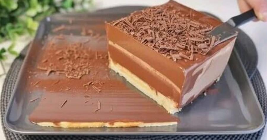 Σαρλότ σοκολάτας χωρίς ψήσιμο – μοιάζει από ζαχαροπλαστείο