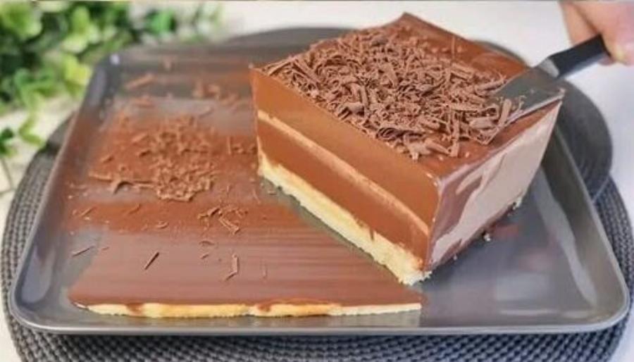 Σαρλότ σοκολάτας χωρίς ψήσιμο – μοιάζει από ζαχαροπλαστείο
