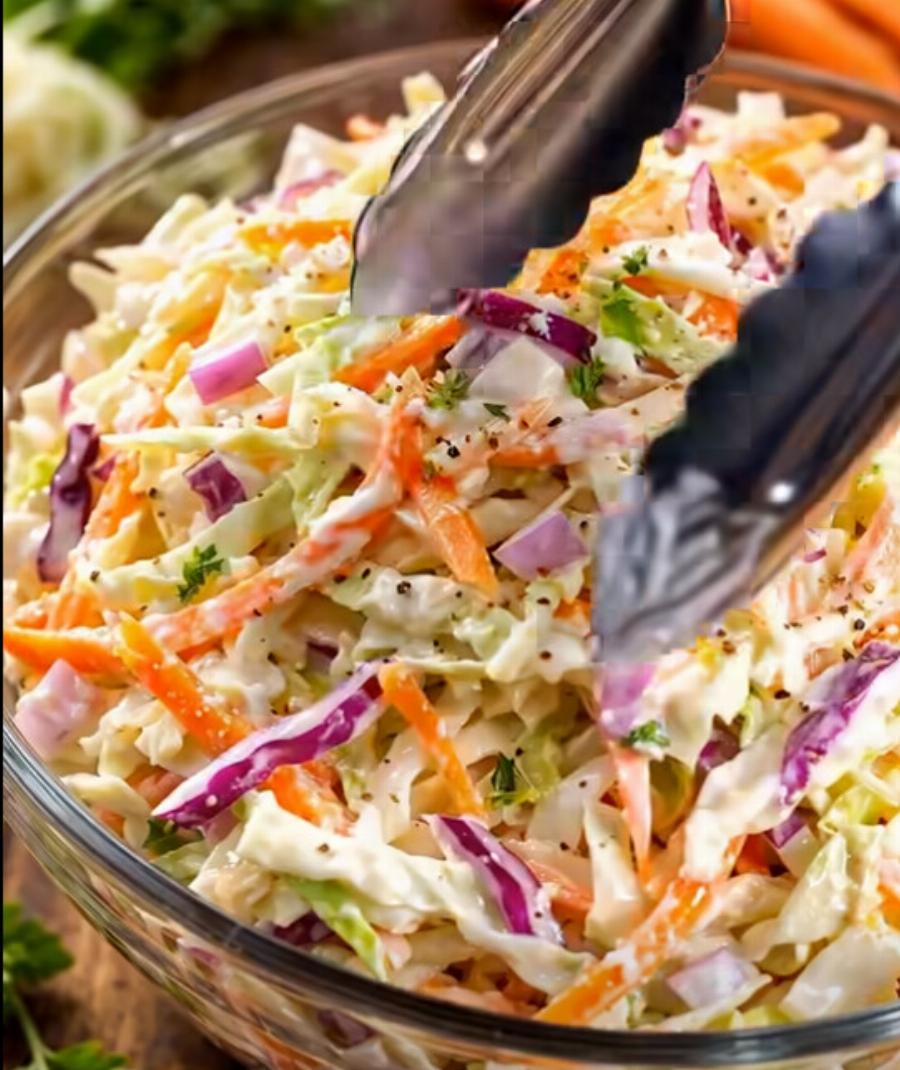 Η κόρη μου δεν έτρωγε ποτέ σαλάτα λάχανο μέχρι που της την έκανα μια φορά με αυτόν τον φανταστικό τρόπο