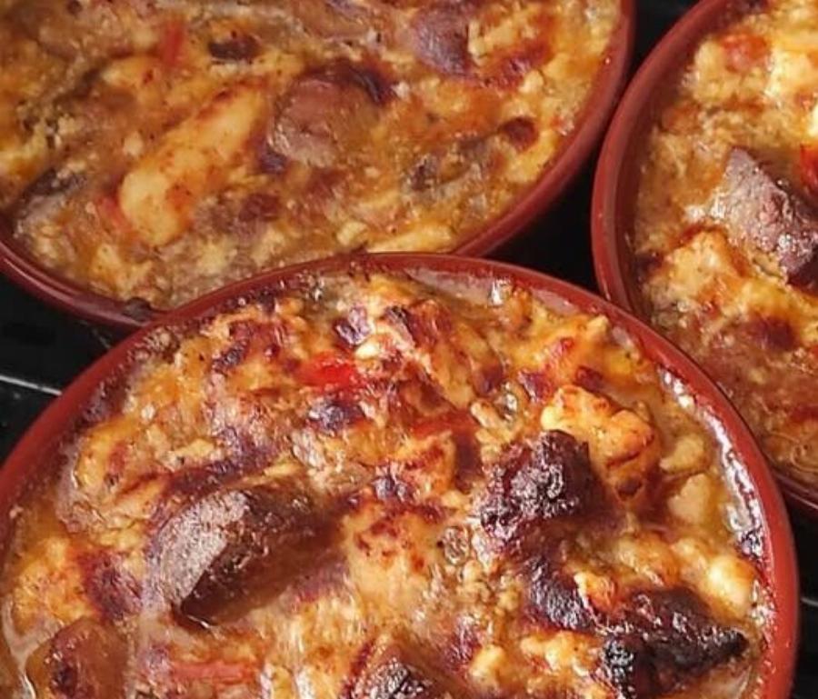Το φαγητό από την Αλβανία που γίνεται σε πήλινο – Όποιος το δοκιμάζει ξετρελαίνεται
