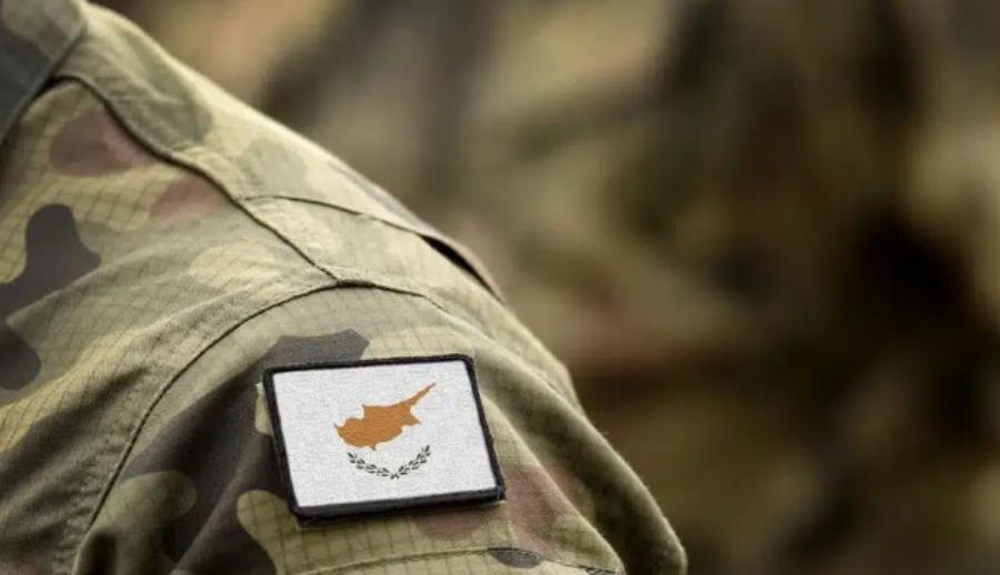 Κατέρρευσαν από τη ζέστη: Σοκ στον Στρατό, 18χρονοι ΛΟΚατζήδες δεν άντεξαν τις σκληρές συνθήκες, σε κρίσιμη κατάσταση και οι 2