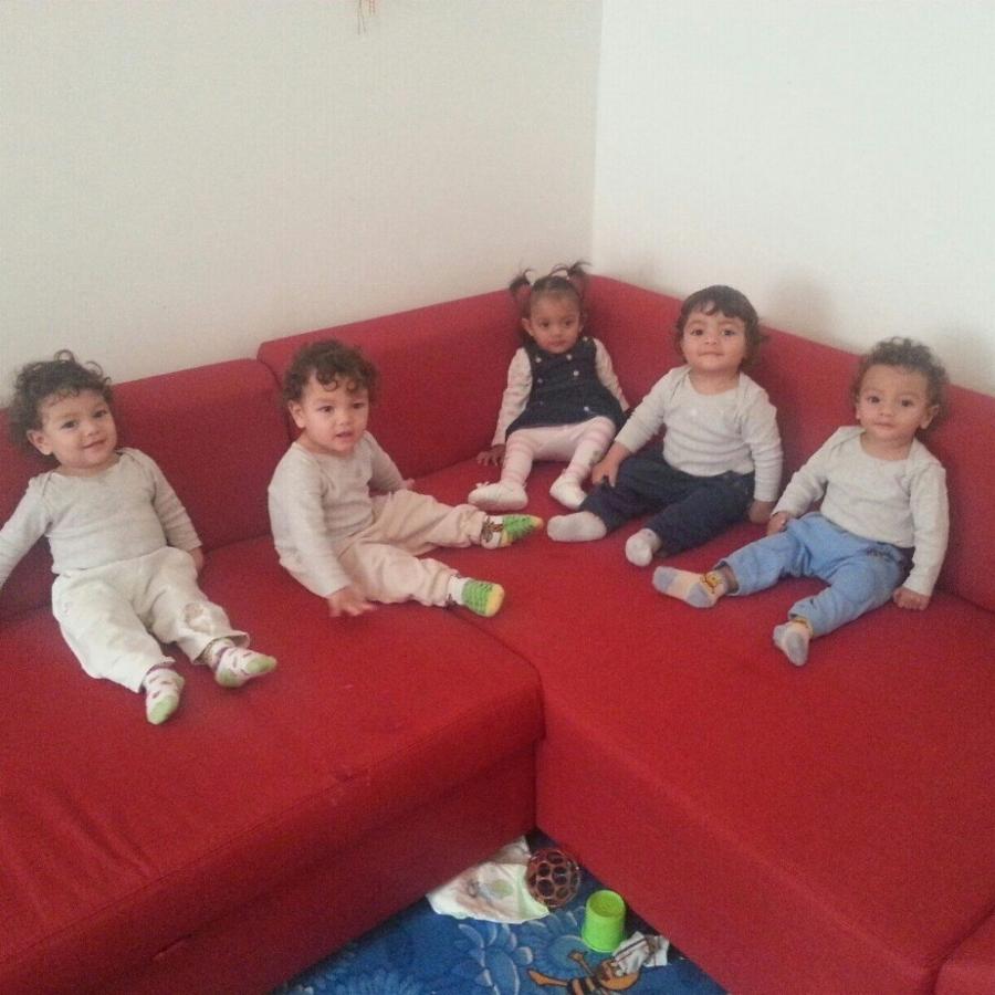 Νόμιζε ότι περίμενε δίδυμα: Αλλά η γέννα κατέληξε να σπάσει πολλαπλά ρεκόρ γέννας στη χώρα