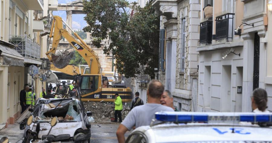 ΣΟΚ στην Πλάκα: Η λάμπα του μπάνιου στον δεύτερο όροφο πίσω από την τραγωδία με τους έξι νεκρούς;